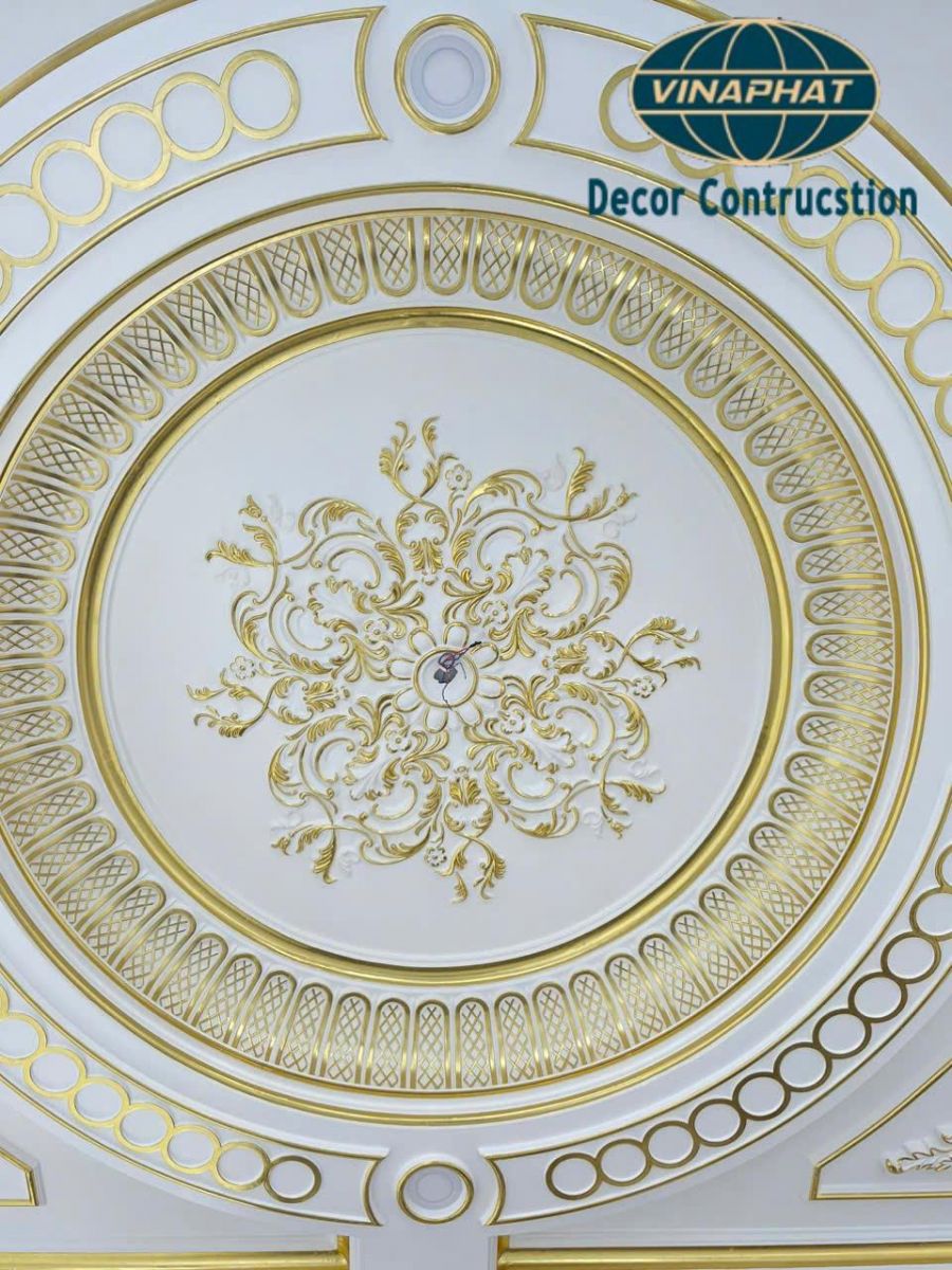 Trần thạch cao dát vàng tân cổ điển – mâm trần + đèn chùm